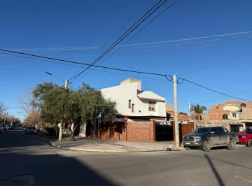 Casa · 95m² · 4 Ambientes · 1 Cochera · Duplex en Alquiler de Dos Dorm. con Cochera Neuquen