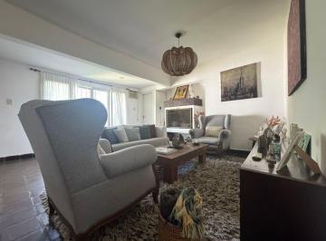 Casa · 200m² · 4 Ambientes · Casa 4 Amb Venta Don Torcuato C/jardín y Pileta