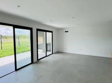 Casa · 146m² · 4 Ambientes · 2 Cocheras · Acquavista 3 Dorm. 3 Baños a Estrenar