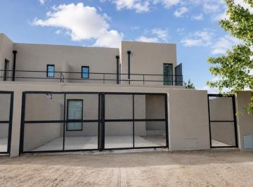 Departamento · 138m² · 4 Ambientes · 2 Cocheras · Venta Duplex 3 Dorm - Confluencia Rural
