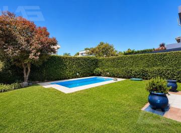 Casa · 104m² · 5 Ambientes · 2 Cocheras · Casa | 6 Ambientes | Piscina | Lista Para Mudarse | Cochera Doble | Castelar Norte