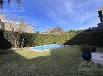 Casa · 267m² · 5 Ambientes · 2 Cocheras · Casa | 6 Ambientes | Piscina | Lista Para Mudarse | Cochera Doble | Castelar Norte
