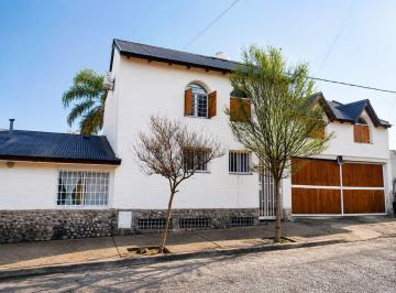 Casa · 225m² · 8 Ambientes · 2 Cocheras · Venta Casa 3 Dorm. Barrio Pueyrredon Cba