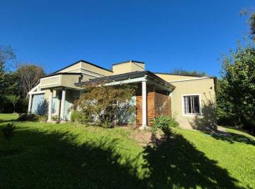 Casa · 227m² · 5 Ambientes · 1 Cochera · Casa en Venta Alta Gracia El Anglo