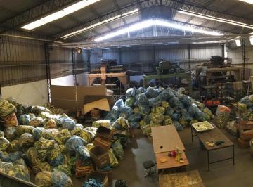 Bodega-Galpón · 1300m² · 2 Cocheras · Galpón en Alquiler en Garin