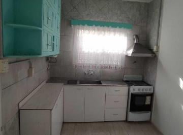 PH · 60m² · 2 Ambientes · PH 2 Ambientes con Patio y Sin Expensas en Alquiler en Lanús Oeste