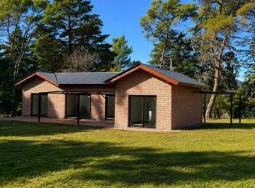 Casa · 93m² · 4 Ambientes · 1 Cochera · Propiedad en Venta en Bosquecillo