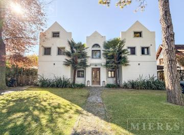 Casa · 203m² · 6 Ambientes · 3 Cocheras · Casa en Venta en Mayling Club de Campo
