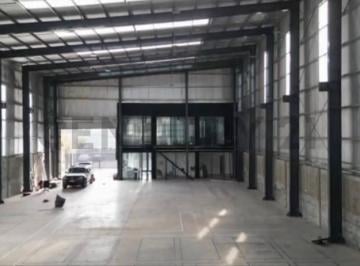 Bodega-Galpón · 900m² · Destacado Alquiler de Galpon