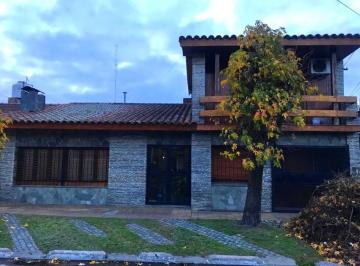 Casa de 6 ambientes, Malvinas Argentinas · Amplia Casa Familiar en Excelente Ubicación a m del Centro de Los Polvorine