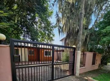 Casa · 90m² · 4 Ambientes · 2 Cocheras · Venta de Casa de Dos Dorm. en Funes Centro