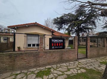 Casa · 150m² · 3 Ambientes · 1 Cochera · Casa en Longchamps