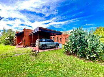 Quinta vacacional · 237m² · 4 Ambientes · 2 Cocheras · Venta Quinta 4 Ambientes Campos de Rodriguez Pileta Apta Credito