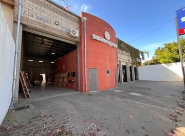 Depósito · 450m² · Deposito con Importante Vidriera Comercial.