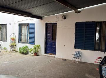 Casa · 138m² · Casa Tres Dorm. - La Plata Villa Elvira
