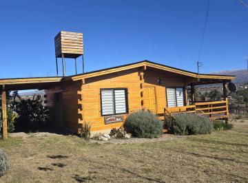 Casa de 3 ambientes, Villa Yacanto · Cabaña Quebracho de 2 Dorm., con Vista a Las Sierras en Villa Yacanto