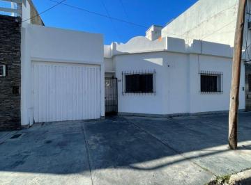 Casa de 3 ambientes, Lanús · Casa en Alquiler