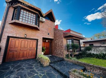 Casa · 320m² · 6 Ambientes · 2 Cocheras · Casa Venta Martinez 6 Ambientes Piscina Quincho