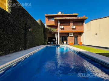 Casa · 320m² · 6 Ambientes · 2 Cocheras · Casa Venta Martinez 6 Ambientes Piscina Quincho