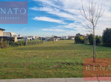 Terreno · 510m² · Excelente Lote Central con Fondo Verde - Barrio Santa Lucia - Pilar del Este