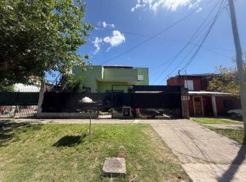 Casa · 140m² · 5 Ambientes · 2 Cocheras · Venta Casa Seis Ambientes Wilde Jardin