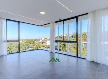 Casa · 700m² · 8 Ambientes · 3 Cocheras · Casa de Categoría a Estrenar en Venta | La Pankana – Zona Intercountry