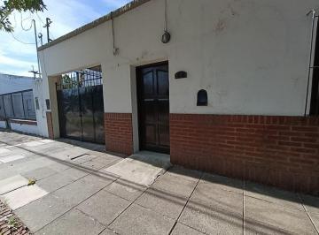 Casa · 181m² · 2 Dormitorios · Casa