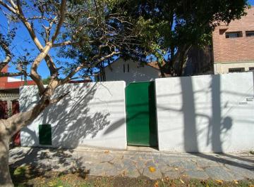 Casa · 130m² · 4 Ambientes · Casa 4 Ambientes Cercana a Bajada de Acceso Oeste