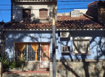Casa de 6 ambientes, Paraná · Casa en Alfredo Nux Paraná de 4 Dorm. Mas Departamento con Dos Cocheras