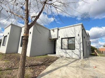 Casa · 146m² · 5 Ambientes · 1 Cochera · Casa en Venta en Santa Elena, Pilar del Este, Pilar