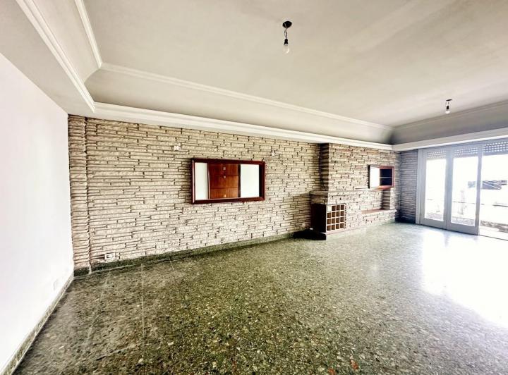 Local comercial · 500m² · 4 Ambientes · 1 Cochera