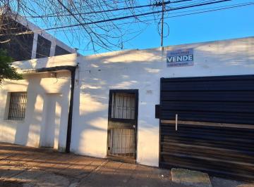 Casa · 65m² · 4 Ambientes · 1 Cochera · Casa en Venta! Cerca de Av 25 de Mayo