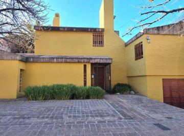 Casa de 9 ambientes, Córdoba · Vendo Las Rosas Casa de 4 Dorm. en Dos Plantas