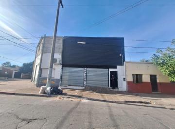 Local comercial · 449m² · 3 Ambientes · 1 Cochera · Local y Galpon con Oficinas Frente a Plaza Alen