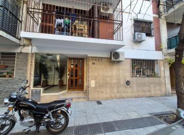 Departamento de 2 ambientes, Almagro · Semipiso - 2 Ambientes - Almagro - Reciclado - Balcón