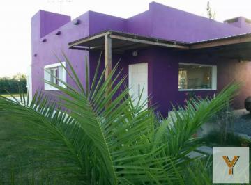 Casa · 110m² · 4 Ambientes · 2 Cocheras · Casa Venta 3 Dorm. 2 Baños 1 Patio con Quincho Parrilla y Pileta 945 m 2 - Los Hornos
