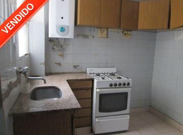 PH de 2 ambientes, Villa Devoto · P. H. 2 Amb. Calle (A Refaccionar) cocina y Lav. (Aparte)