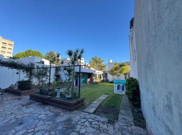 Casa · 156m² · 5 Ambientes · 1 Cochera · Casa en Venta: 42 E/ 13 y 14