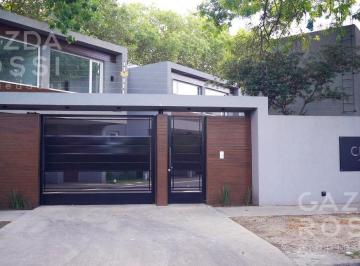 Casa · 110m² · 3 Ambientes · 1 Cochera · Departamento en Alquiler en Adrogue