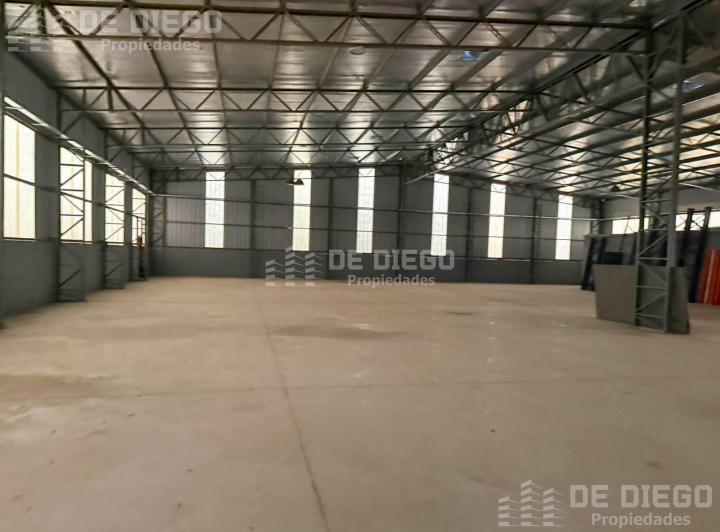 Depósito · 1300m² · 4 Cocheras