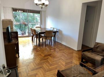 Departamento · 61m² · 3 Ambientes · 3 Amb. Al Frente con Balcón y Patio Interno en El Centro de Olivos