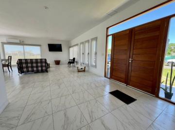 Casa · 200m² · 5 Ambientes · 1 Cochera · Venta Casa Country La Alameda Canning, a Laguna!