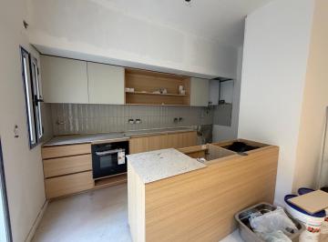 PH · 104m² · 4 Ambientes · Venta Casa de Pasillo, 3 Dorm., Patio y Terraza
