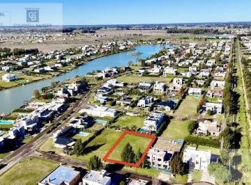 Terreno · 800m² · Terreno en Barrio Privado Santa Rita