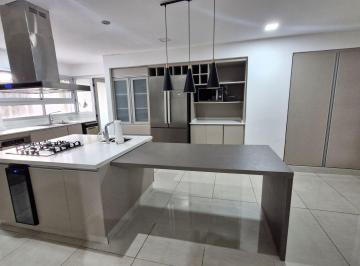Departamento · 190m² · 5 Ambientes · 2 Cocheras · Exclusivo 5 Ambientes Remodelado | 200 m² | 2 Coch