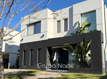Casa · 159m² · 6 Ambientes · 3 Cocheras · Casa en Venta en Oportunidad! Castaños Nordelta