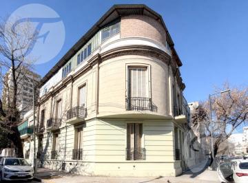 PH · 122m² · 5 Ambientes · PH de Época a Refaccionar en Esquina | 5 Ambientes | 162 m² Totales | Floresta