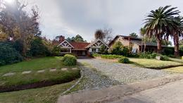 Casa · 700m² · 5 Ambientes · 2 Cocheras · Casa Los Cardales Country Club Km 4 Ruta 4