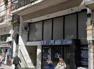 Local comercial · 240m² · 2 Ambientes · Alquiler de Local Comercial de 240 m² con Sótano en Flores