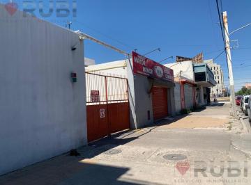 Bodega-Galpón · 800m² · 7 Ambientes · Local Comercial en Venta/alquiler Sobre Calle Lainez